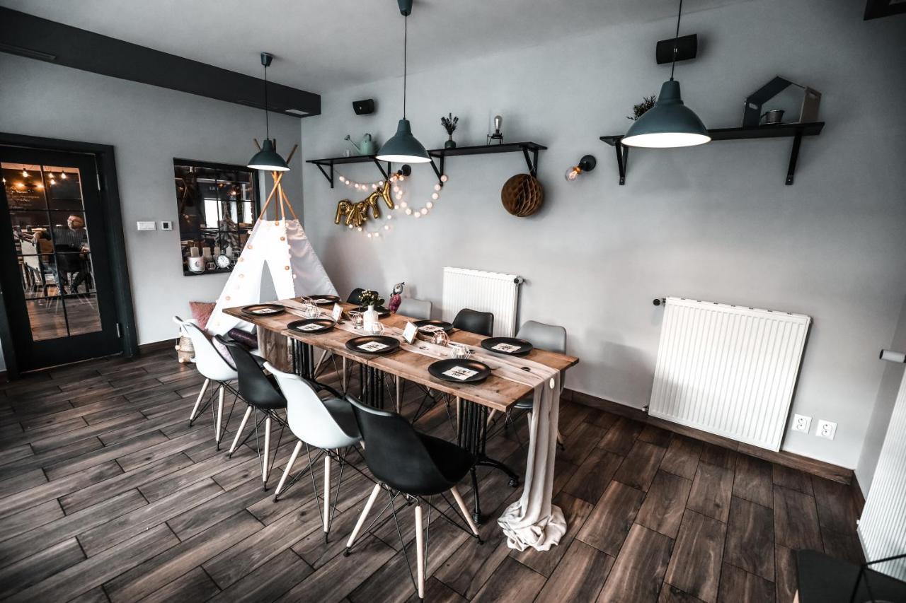 Dubno Eat & Sleep Hotel Nova Dubnica Luaran gambar