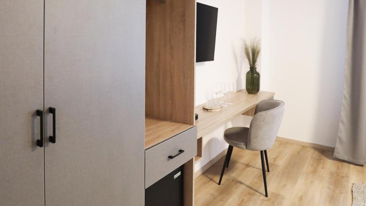 Dubno Eat & Sleep Hotel Nova Dubnica Luaran gambar