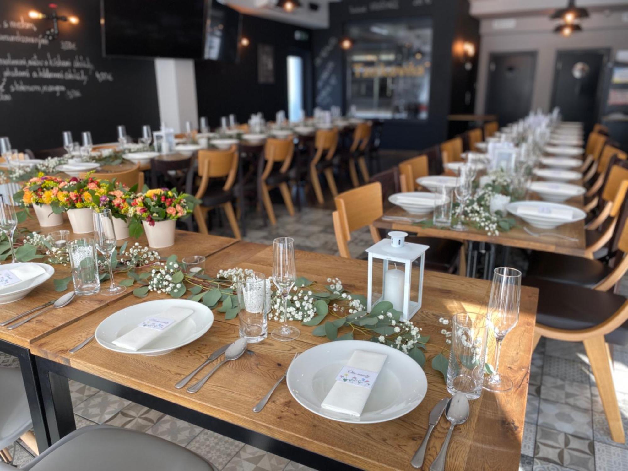 Dubno Eat & Sleep Hotel Nova Dubnica Luaran gambar